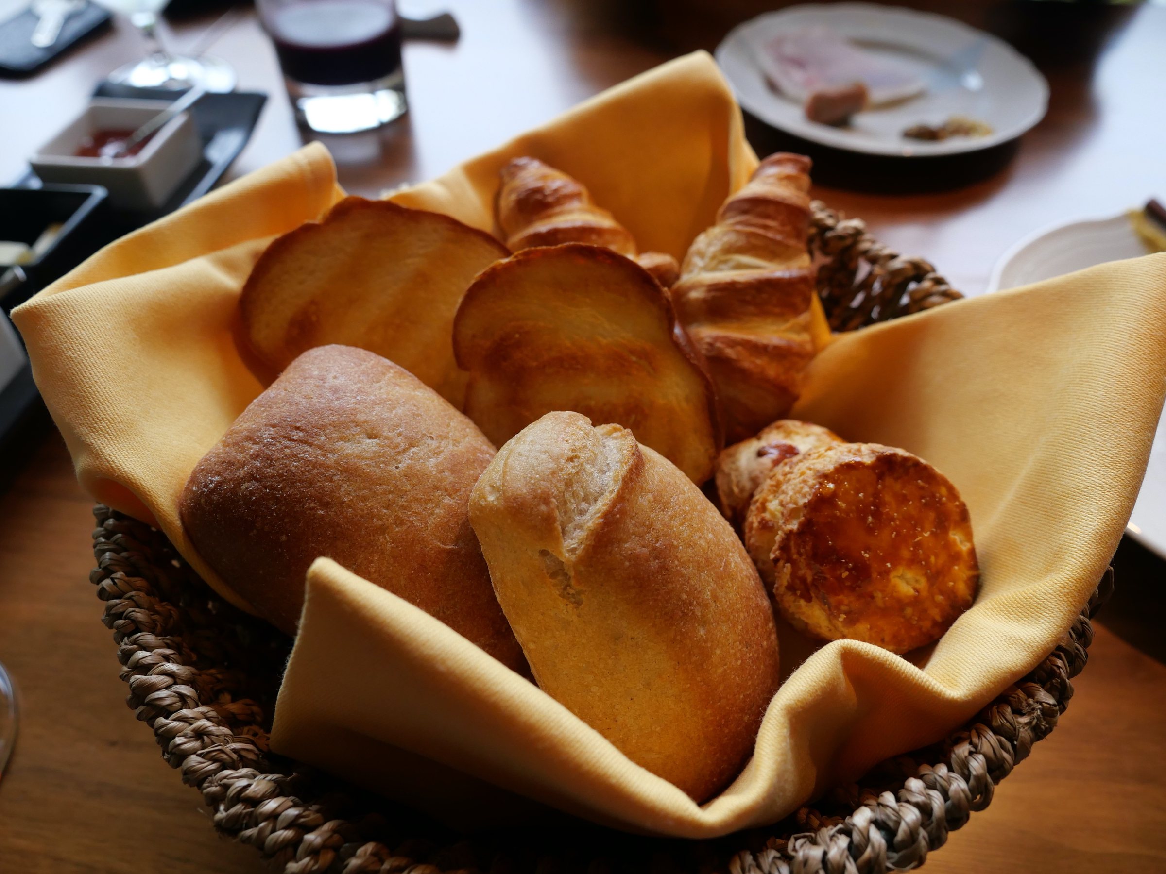 The bread basket, meant to travel home with you.