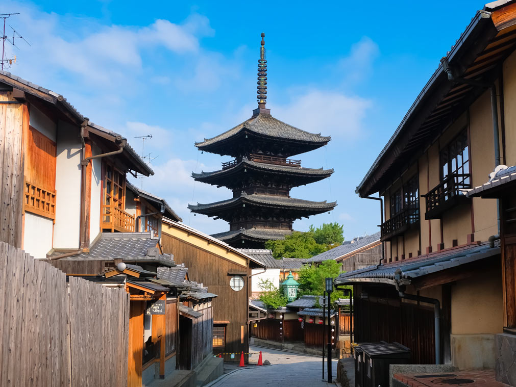 The Yasaka Pagoda rising above the old streets of Higashiyama, Kyoto
