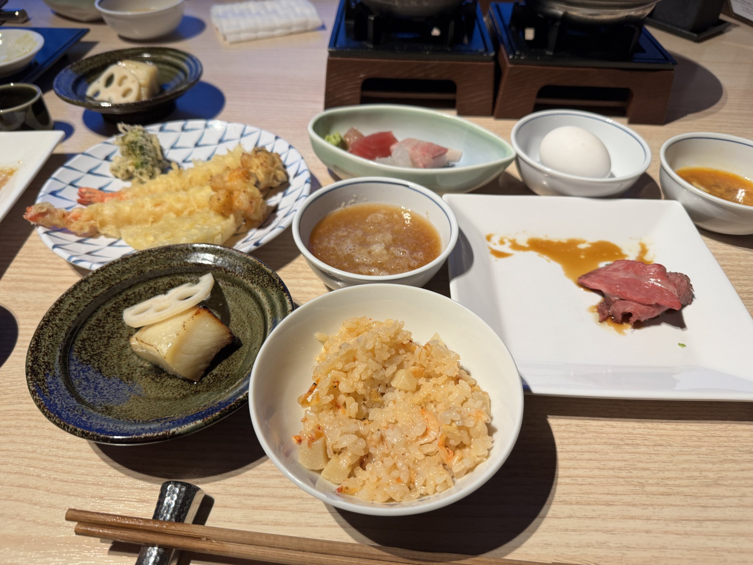 Tempura, rice and a bowl of soup.