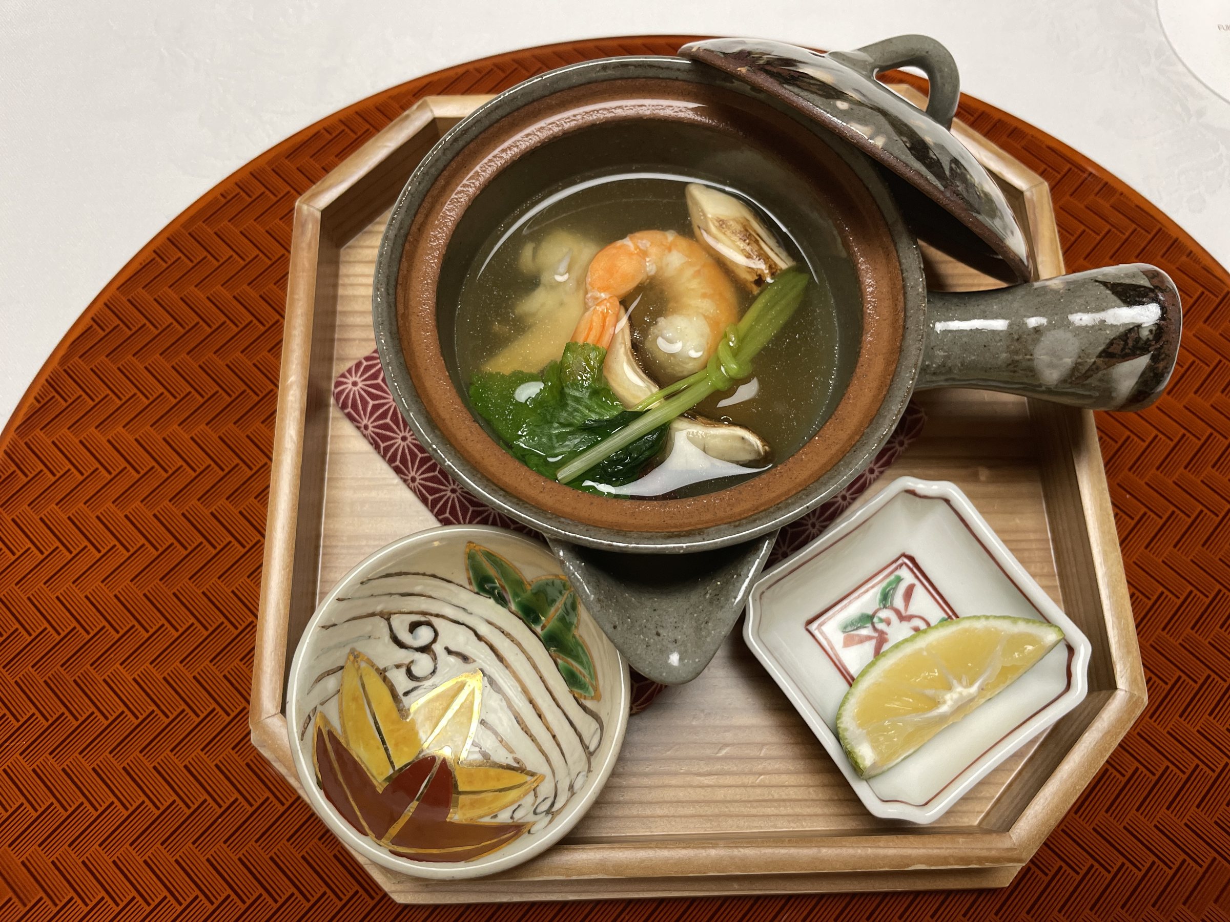 Dobin-mushi in a small earthenware teapot.