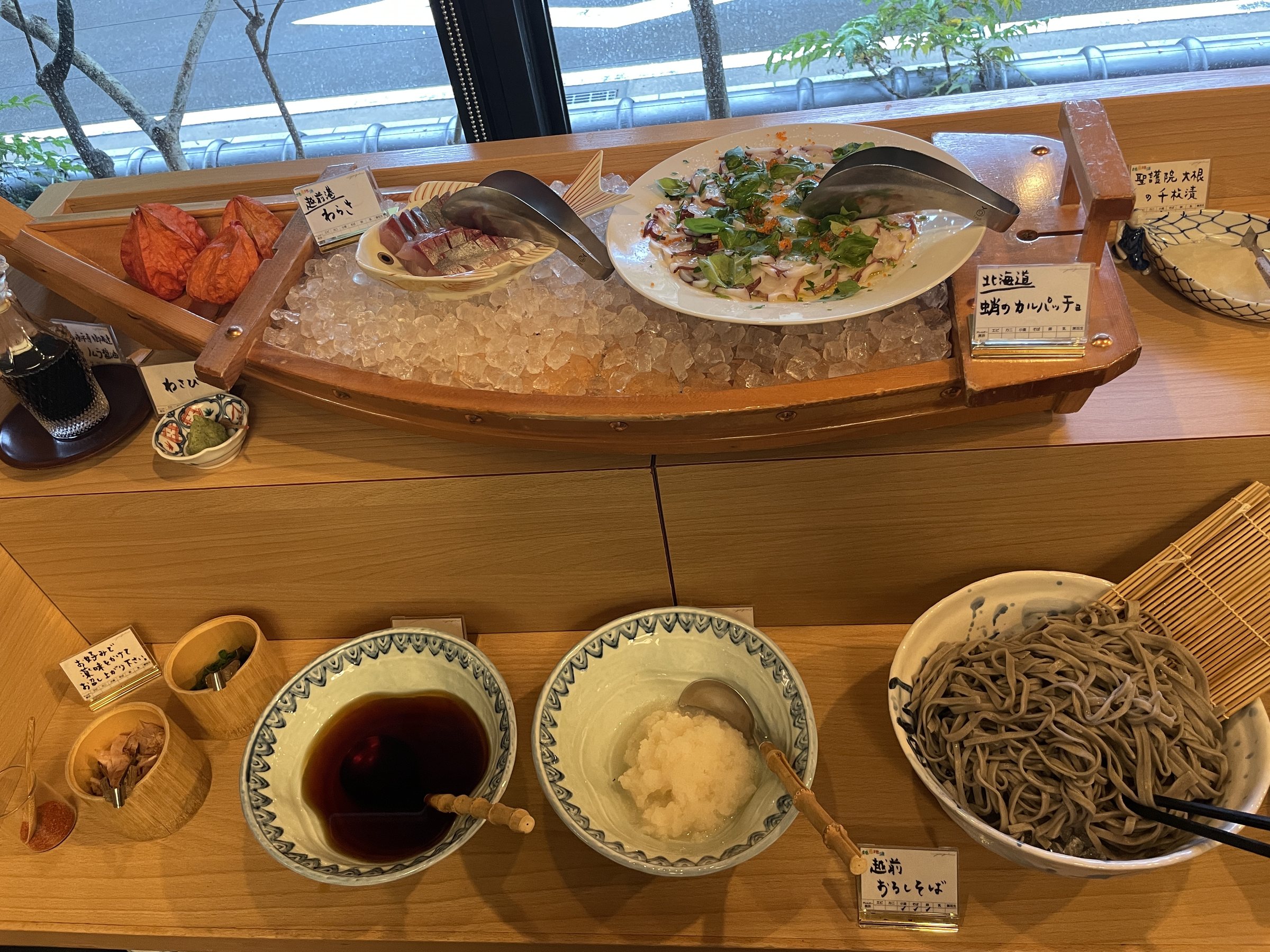 Sashimi and carpaccio on ice, with Echizen grated-daikon soba.